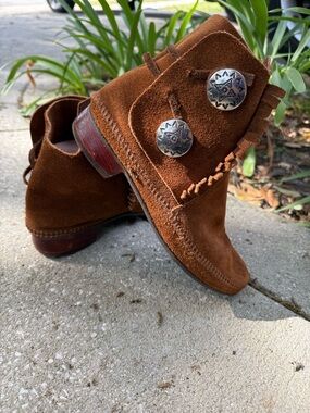 Women's Moccasin Boots "Two Button" Hard Sole by Minnetonka 442/449 Size 7